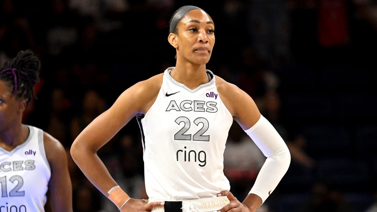 A'ja Wilson prepares for tip-off