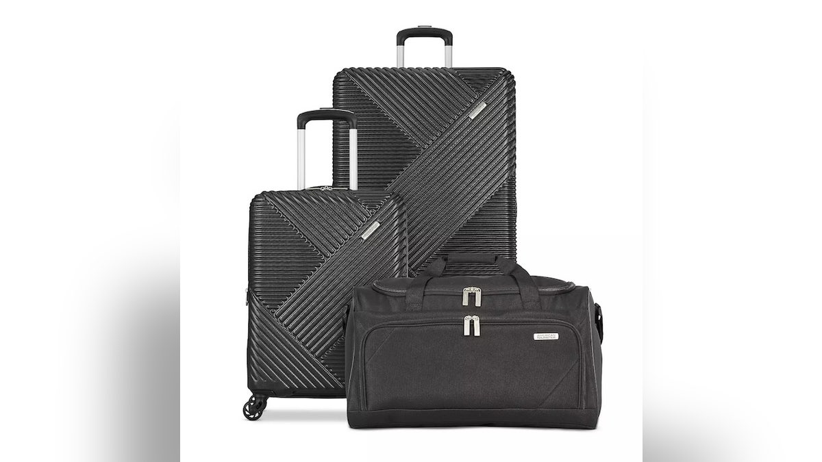 This set comes with a matching duffel bag.Â