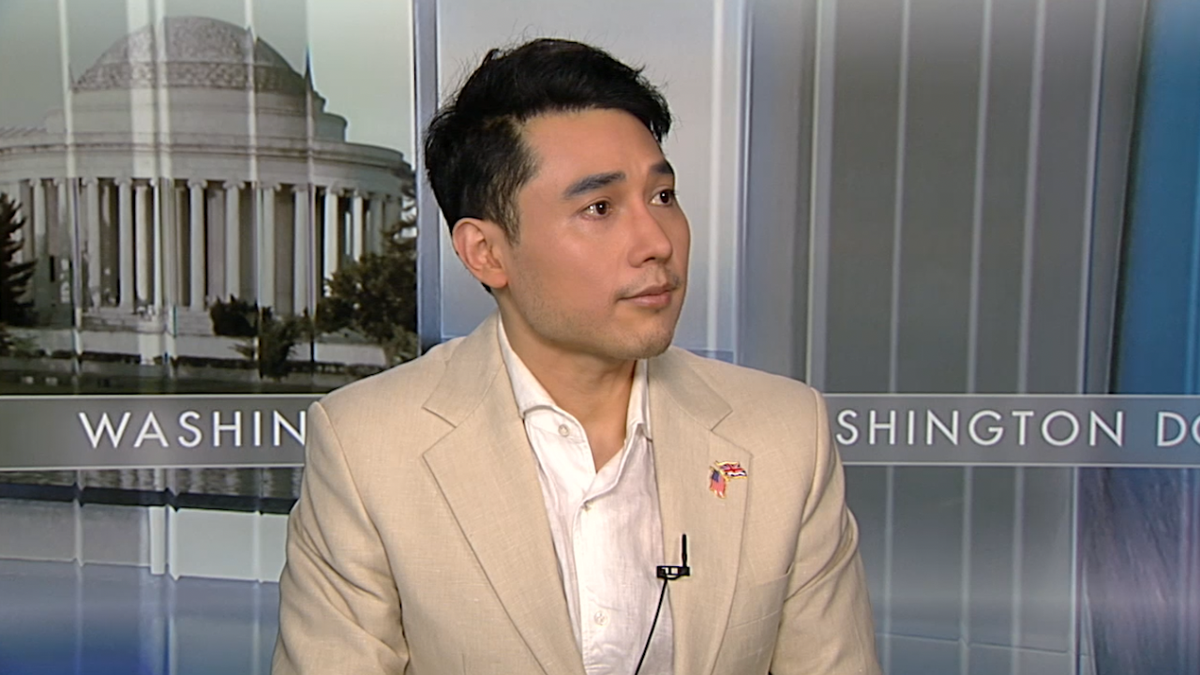 Andy Ngo siendo entrevistado