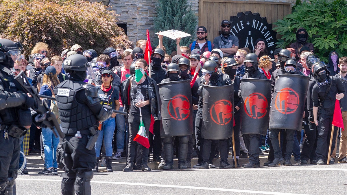 Membro da Antifa em Portland 