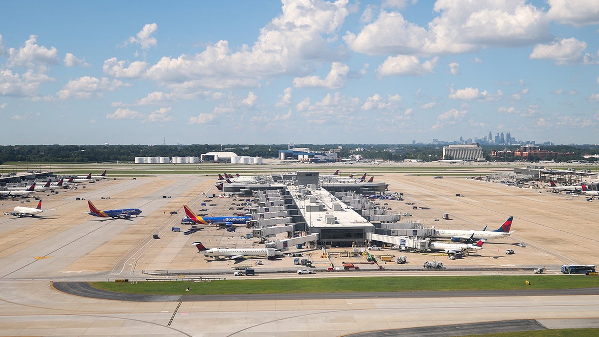 Airplanes at Atlanta's airport