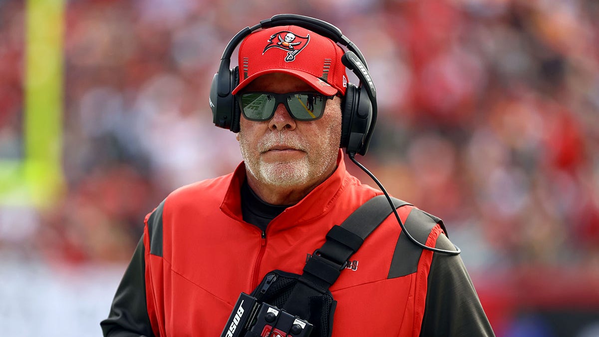 Bruce Arians looks on