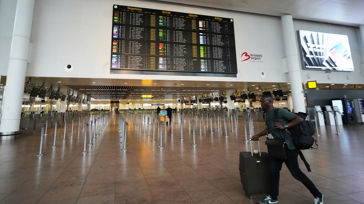 aeroporto de bruxelas vazio