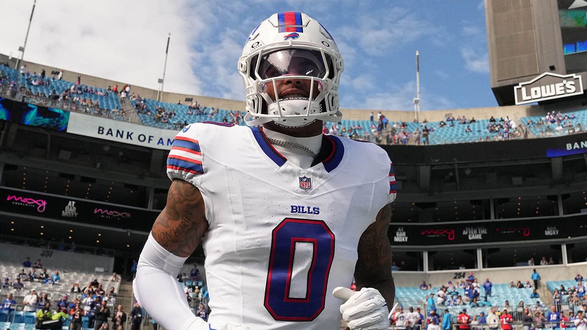 科恩·科爾曼 (Keon Coleman) 在 NFL 比賽前