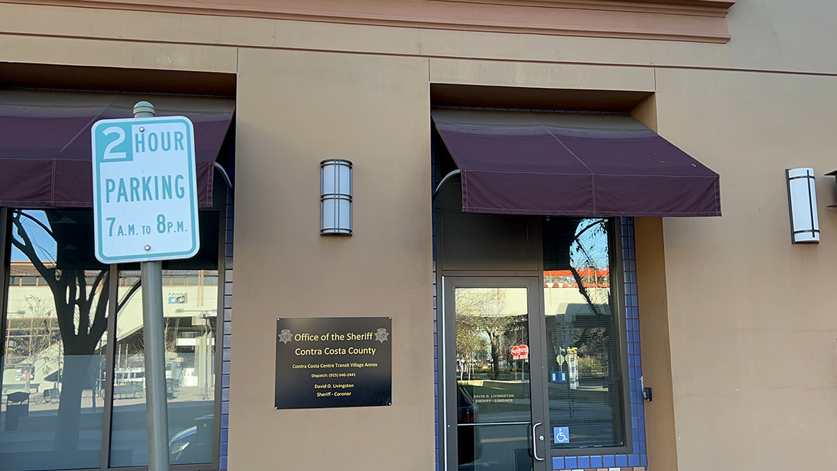 Widok na biuro szeryfa hrabstwa Contra Costa