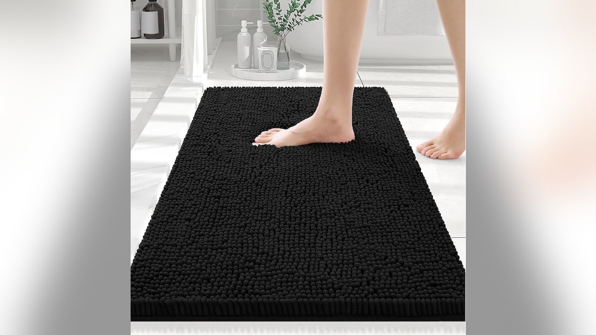 This plush bathroom rug dries quickly. 