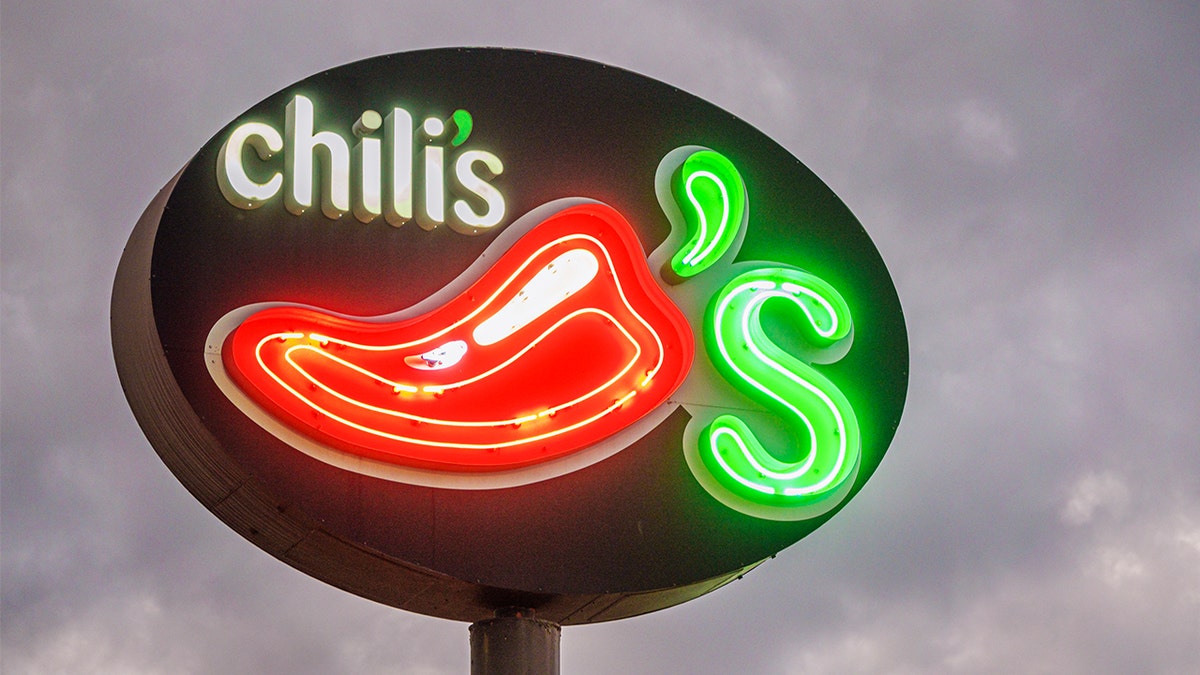 Chili's logo neon sign