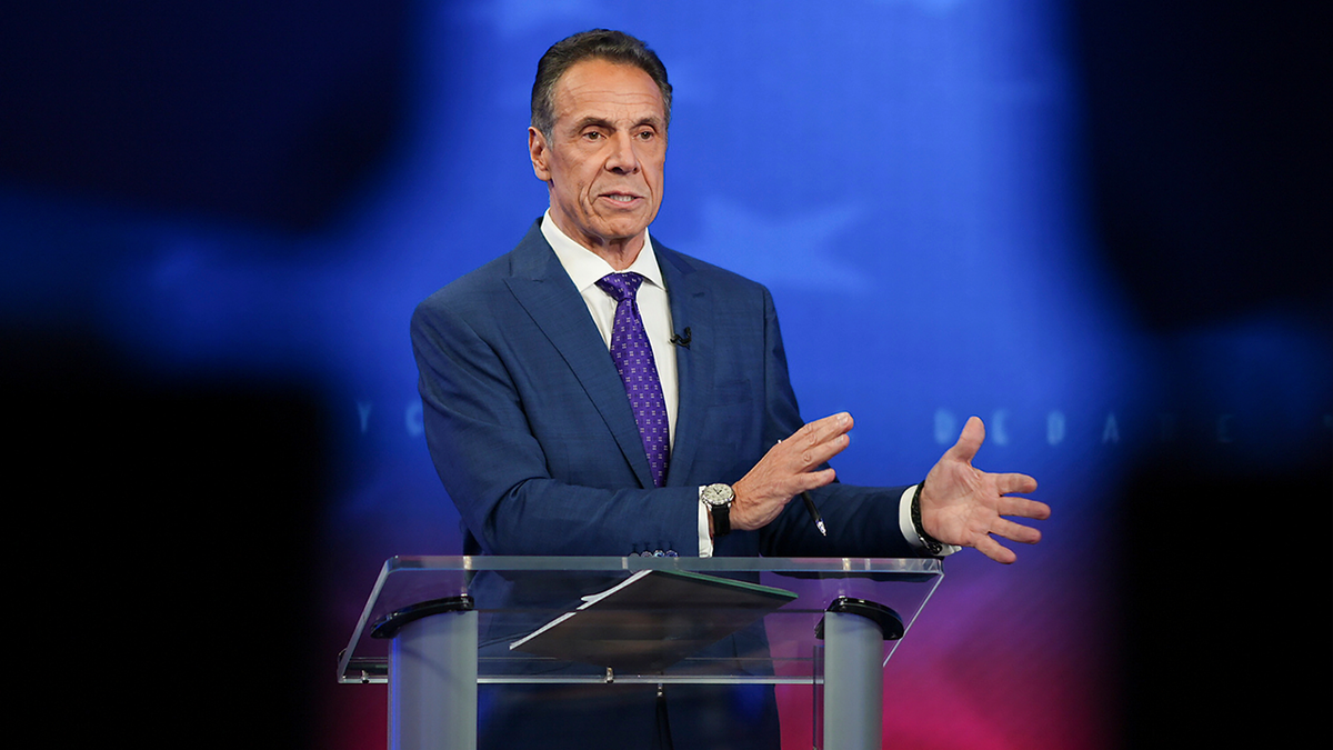 cuomo mayoral debate stage