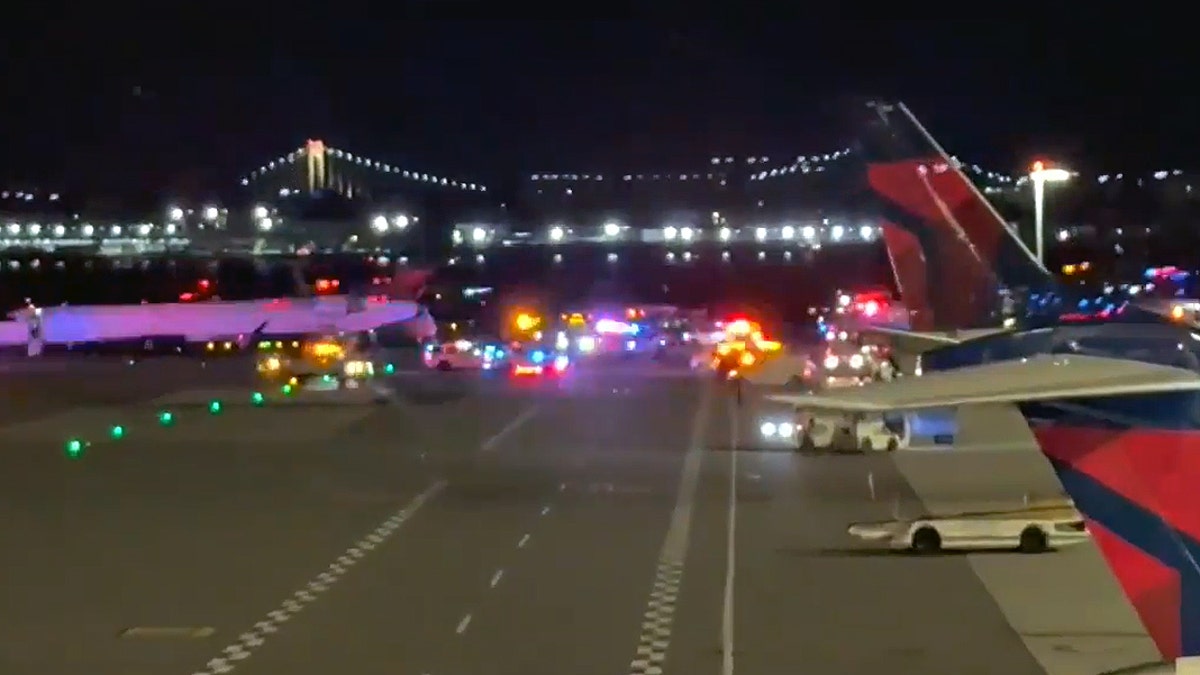 Delta airline collision at LaGuardia Airport
