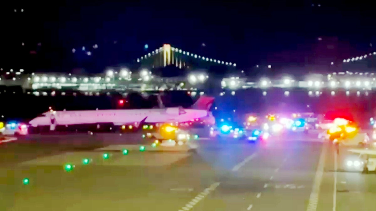First responders arrive at LaGuardia Airport