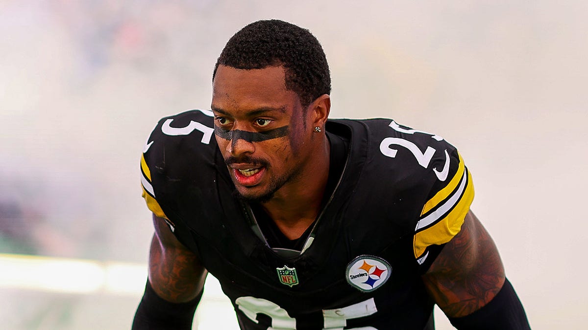 DeShon Elliott runs on field