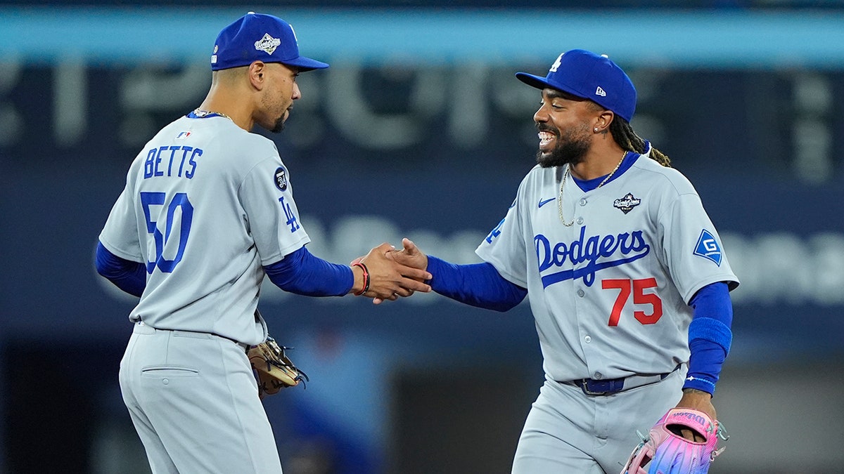 Dodgers survive elimination after Tyler Glasnow's late-game