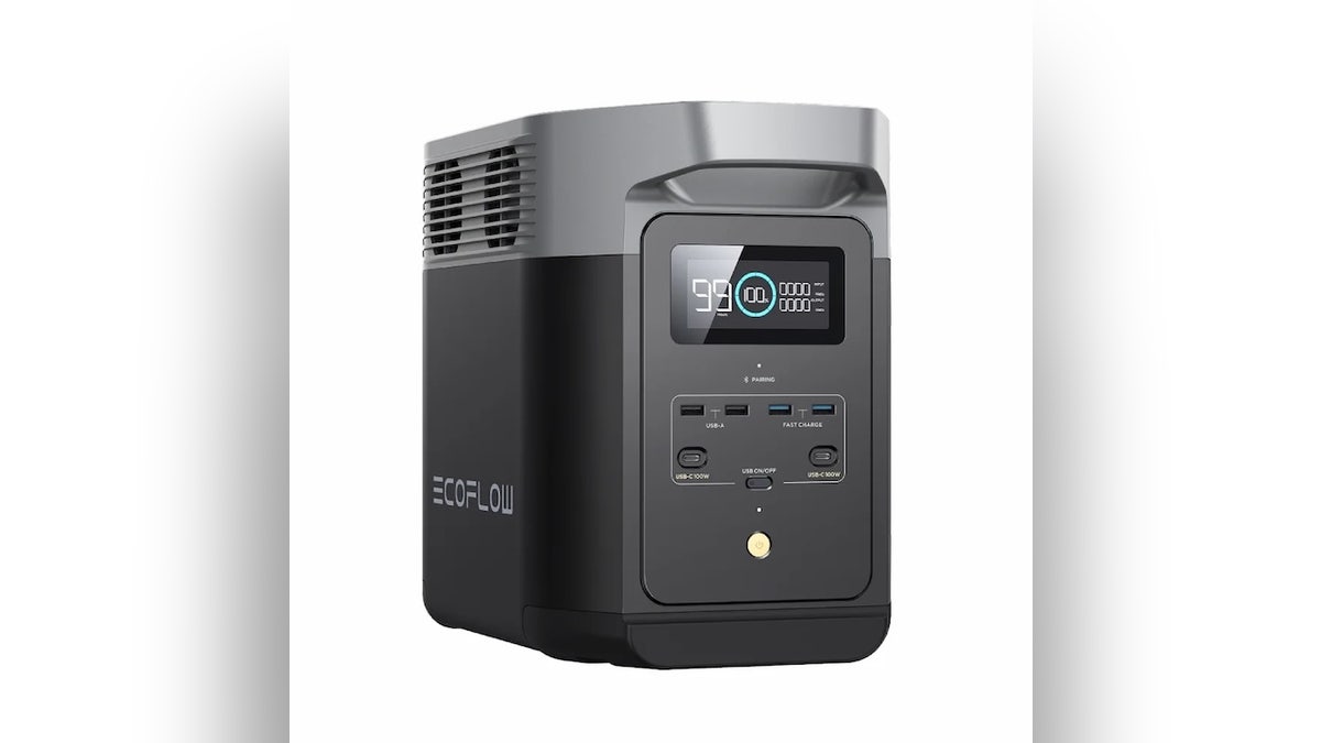 Connect up to 15 devices to this power station.