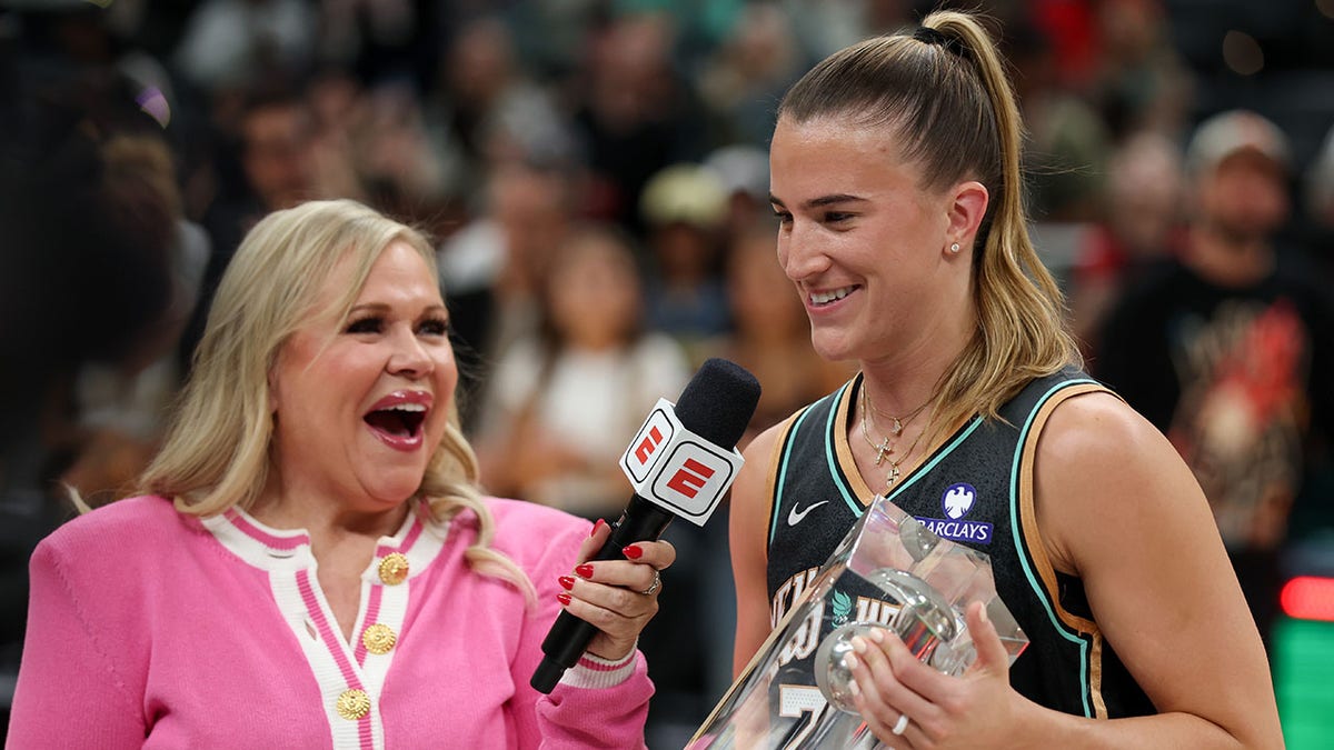 Holly Rowe interviews Sabrina Ionescu