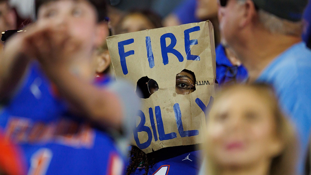 Um fã da Flórida comovente "Fogo Billy" mensagem em um saco de papel
