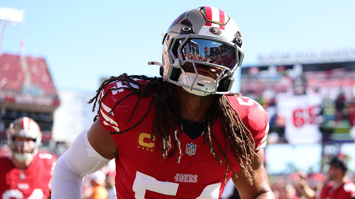 49ers star linebacker Fred Warner carted off field with gruesome ankle injury against Buccaneers