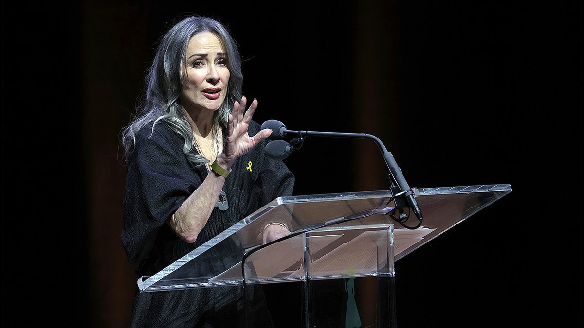 Heaton speaks at Jewish Media Awards in 2024