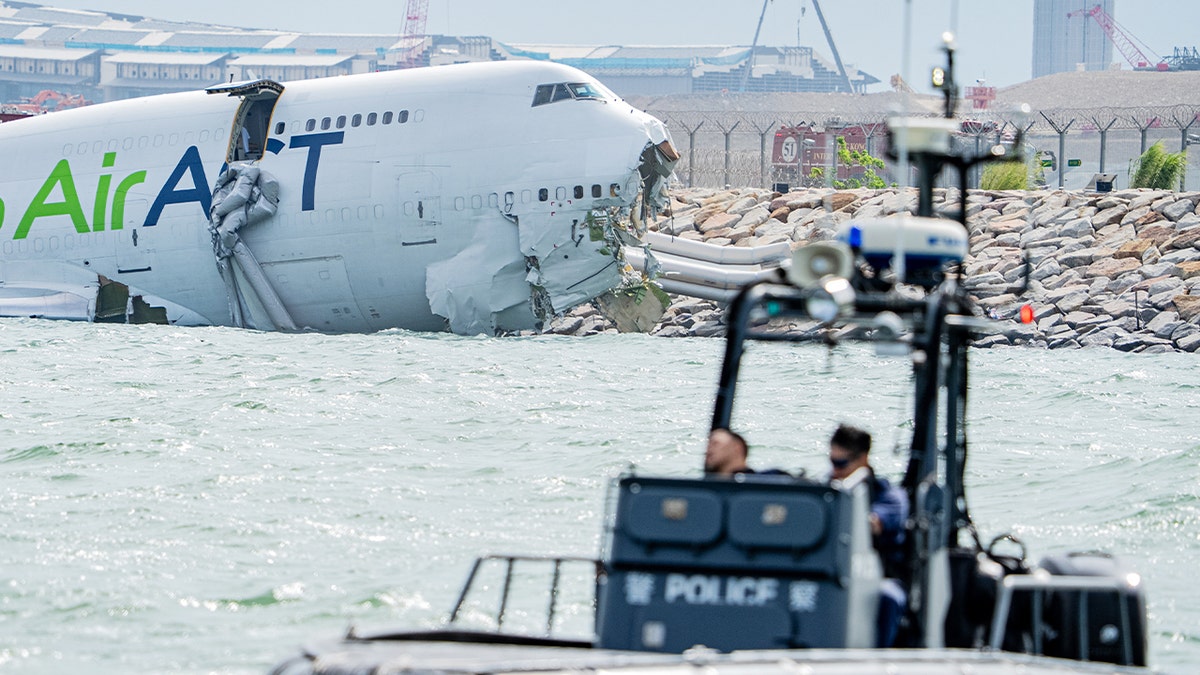 rescue workers arrive to scene where plane skidded off runway