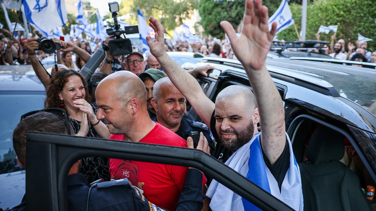 Rehén israelí regresa a casa