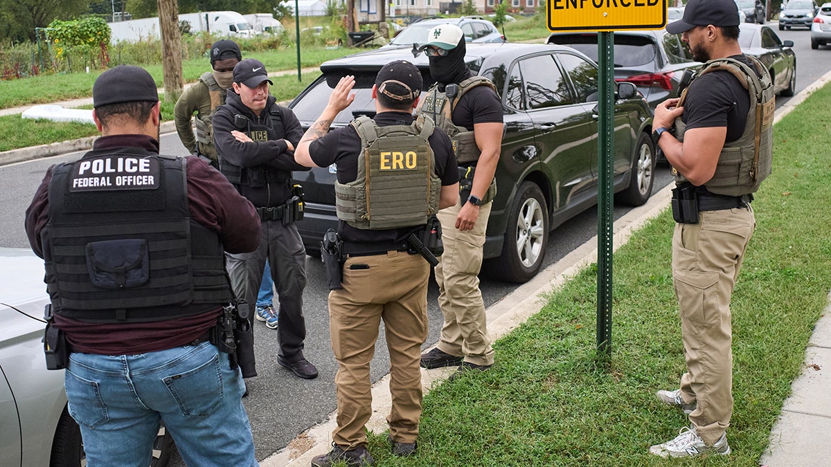 Federal agents gather before operation in Washington, D.C.