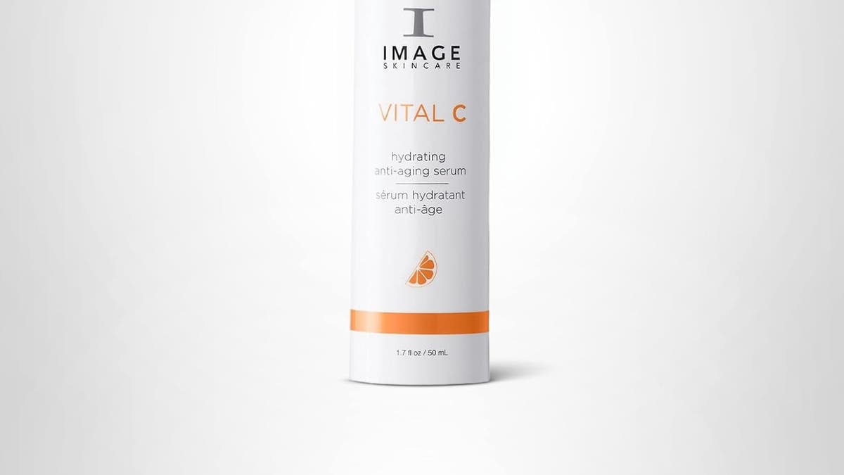 Brightening and hydrating serum.