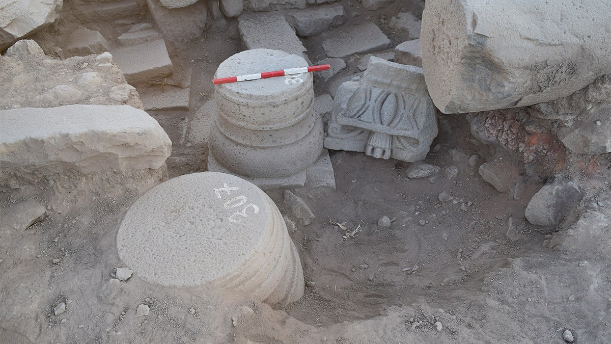 1,500-year-old ancient synagogue discovered in Israel's Golan Heights 1 Abandoned synagogue fragments