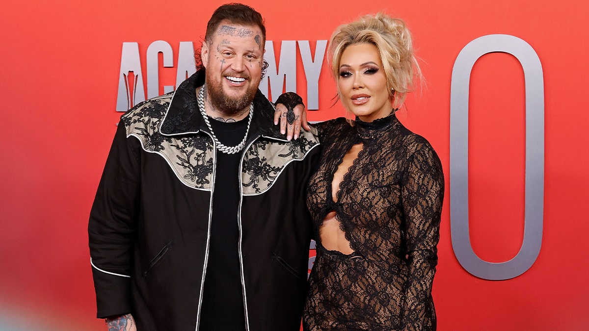Jelly Roll walks red carpet with wife Bunnie XO