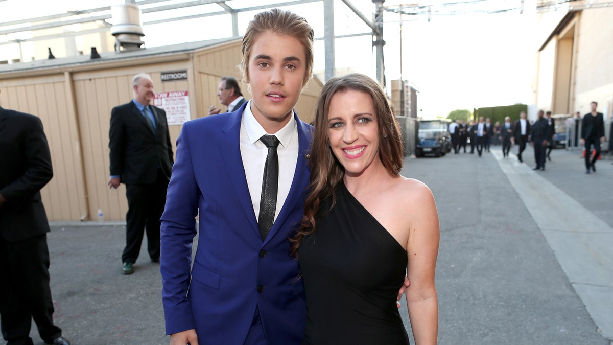 Justin Bieber and his mom attend an event together