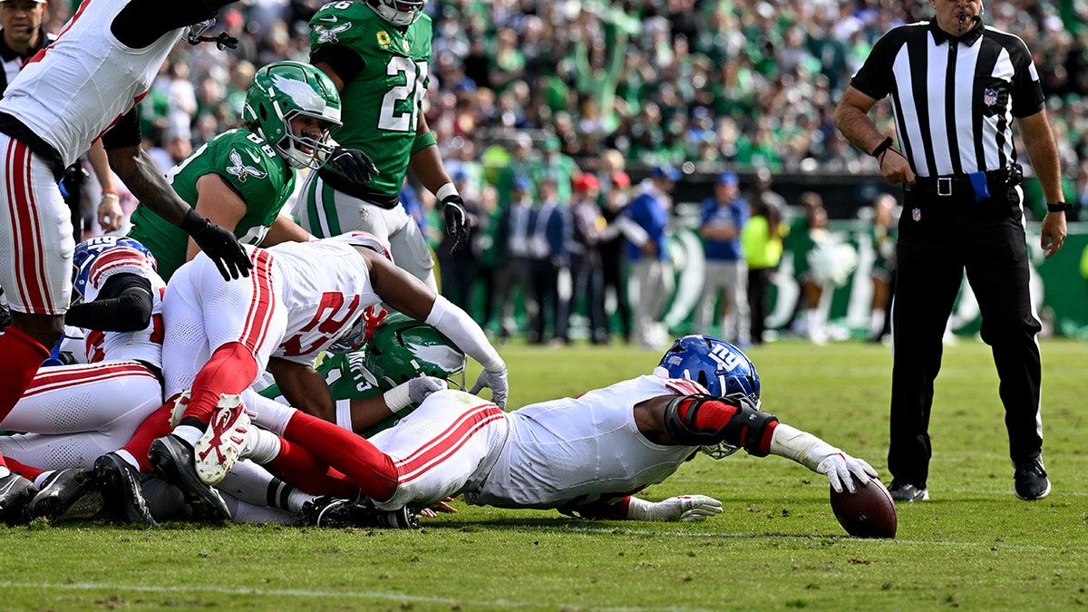 Kayvon Thibodeaux łapie piłkę