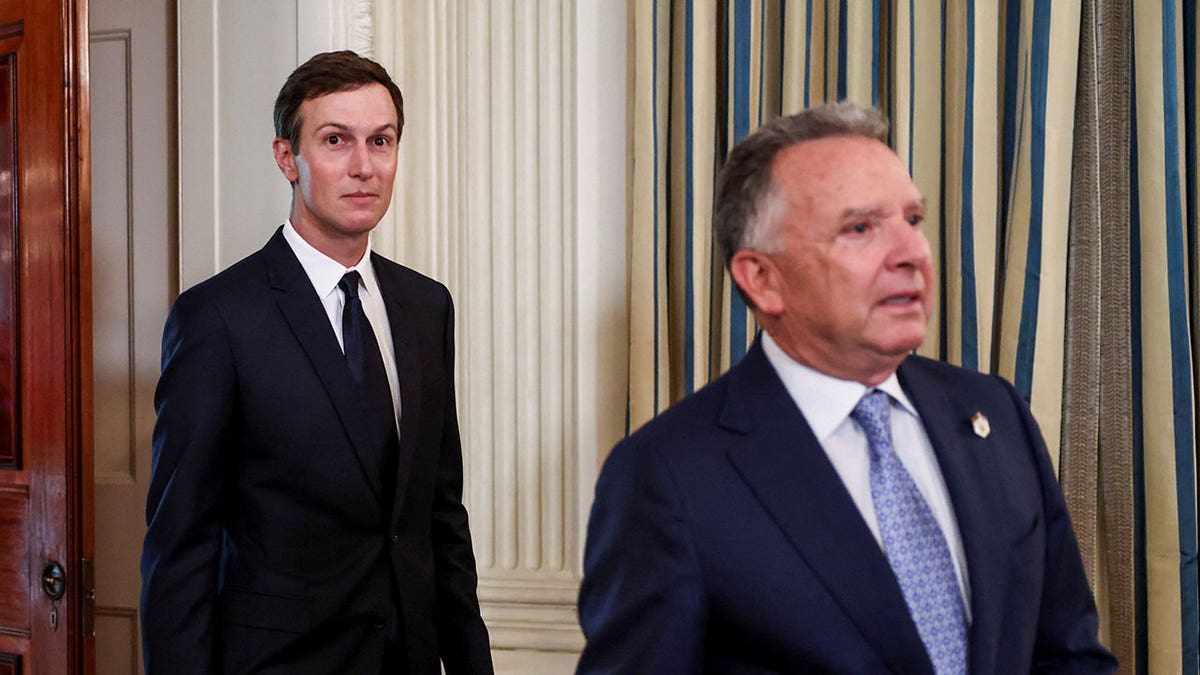 Jared Kushner arrives to White House