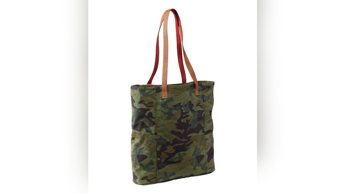 Choose between a camo and buffalo plaid print. 