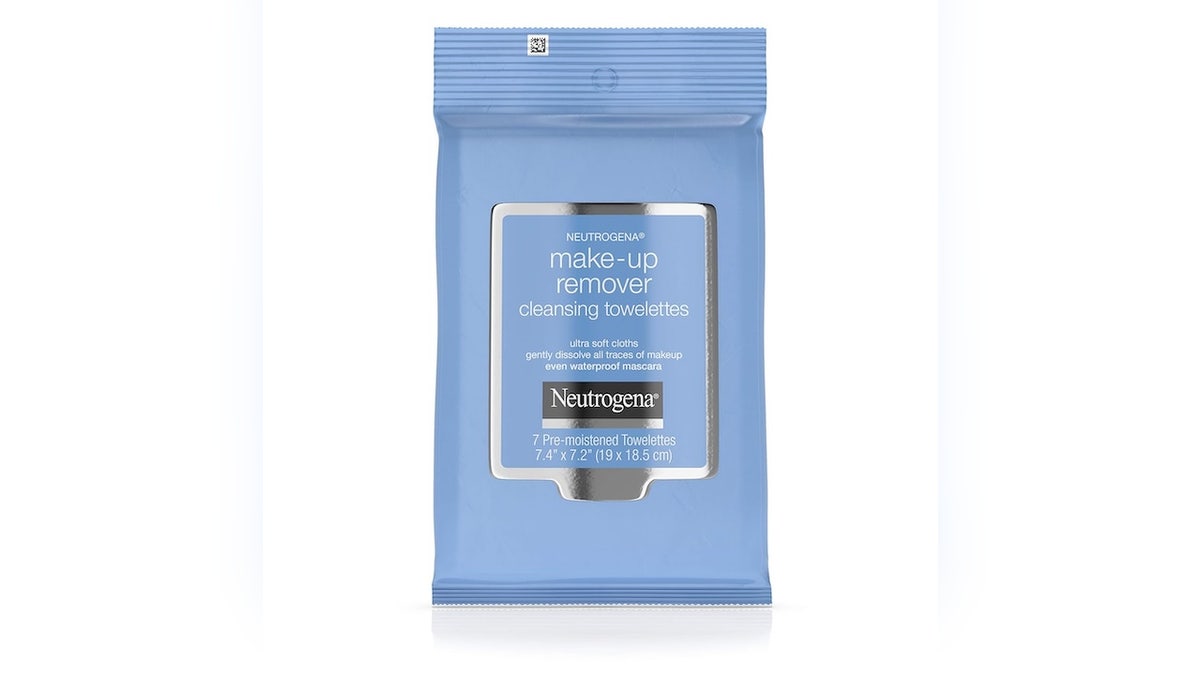 Ideal for sensitive skin, these wipes remove make-up fast.