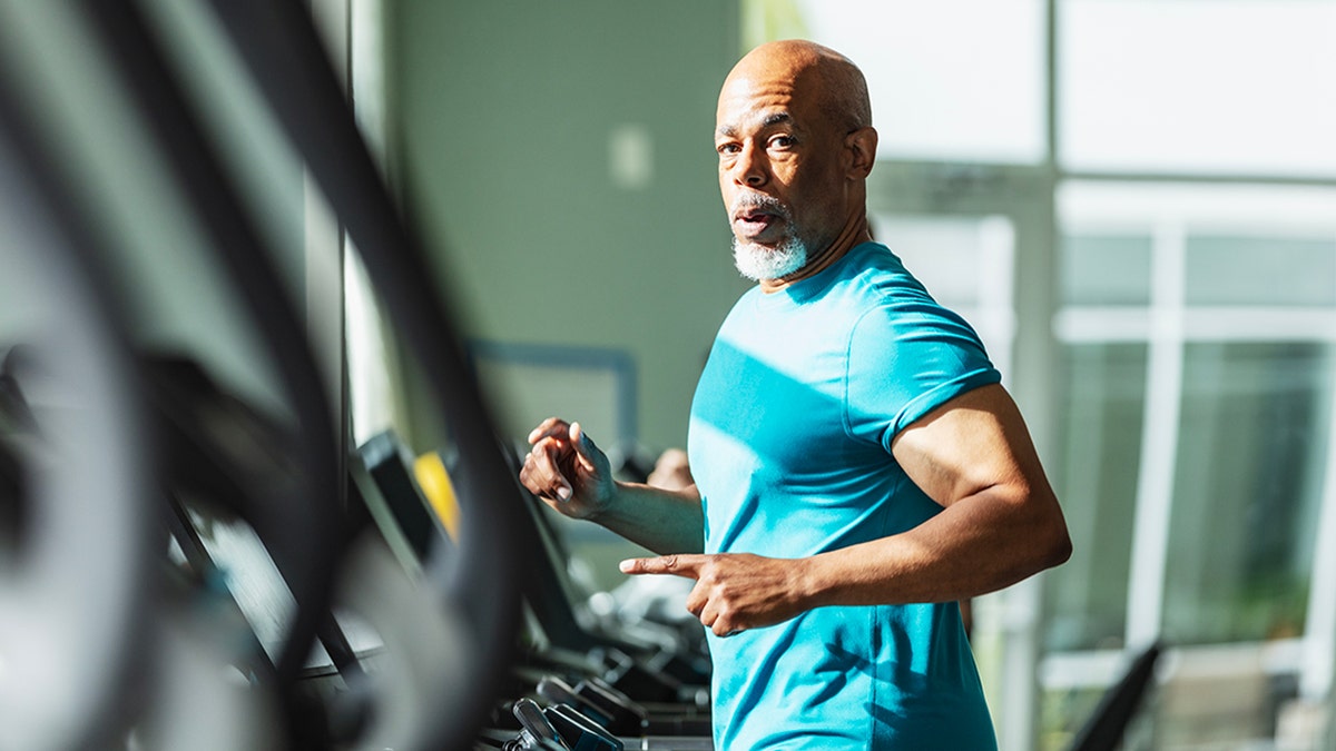 সম্ভাব্য মারাত্মক রোগ প্রতিরোধে পুরুষদের মহিলাদের তুলনায় দ্বিগুণ পরিশ্রম করতে হতে পারে