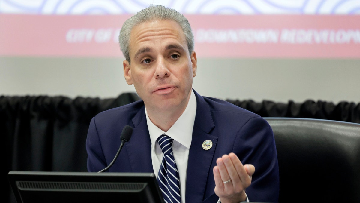 Boca Raton mayor Scott Singer