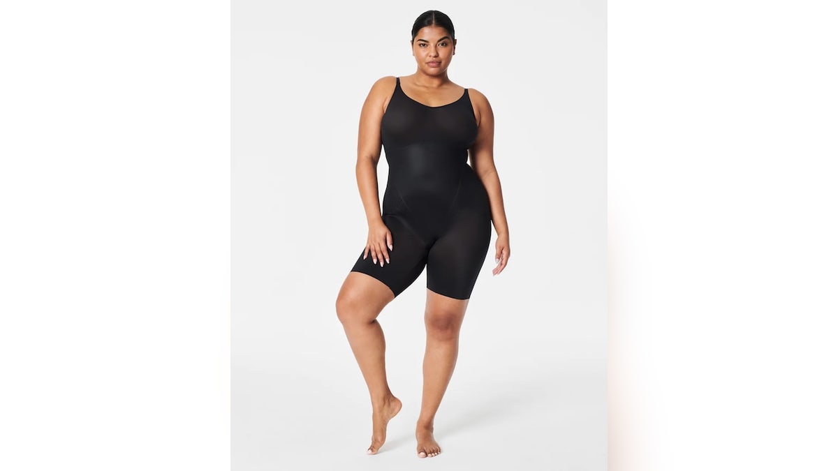 This bodysuit offers lightweight, powerful compression with 360-degree shaping. 
