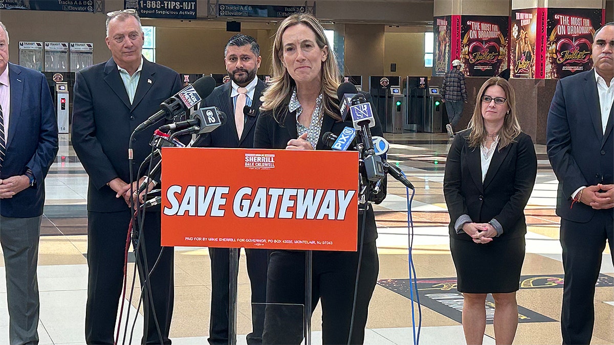 La candidata demócrata a gobernador, la representante Mikie Sherrill de Nueva Jersey