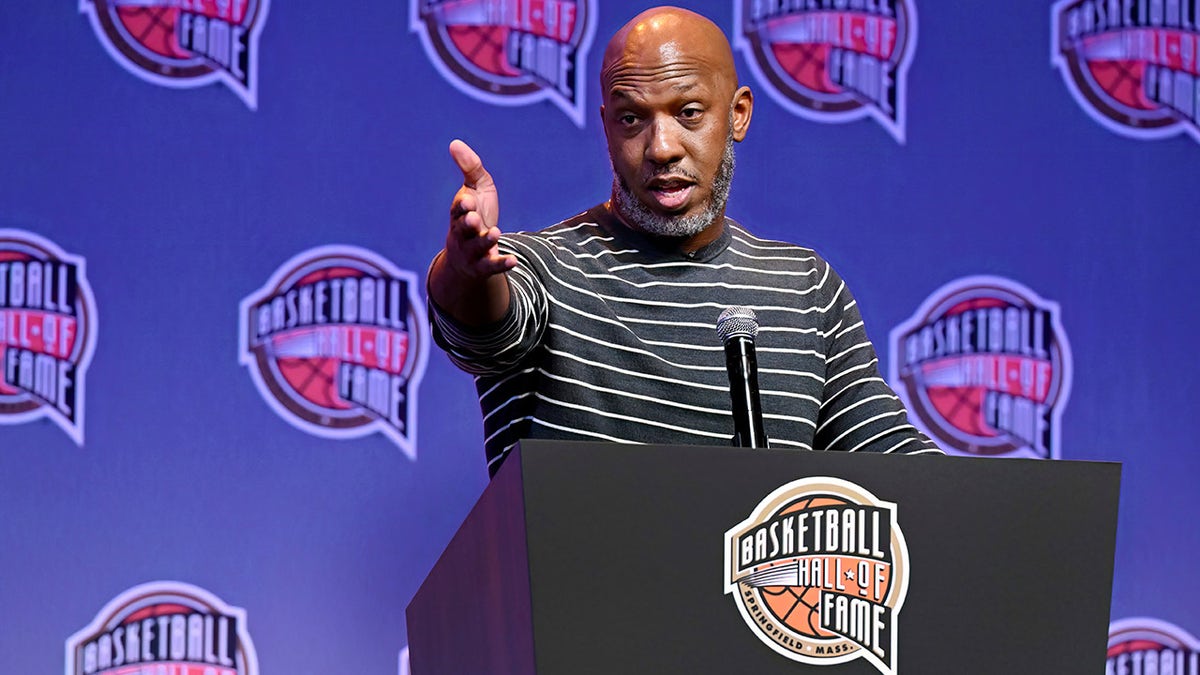 Chauncey Billups at a Hall of Fame news conference