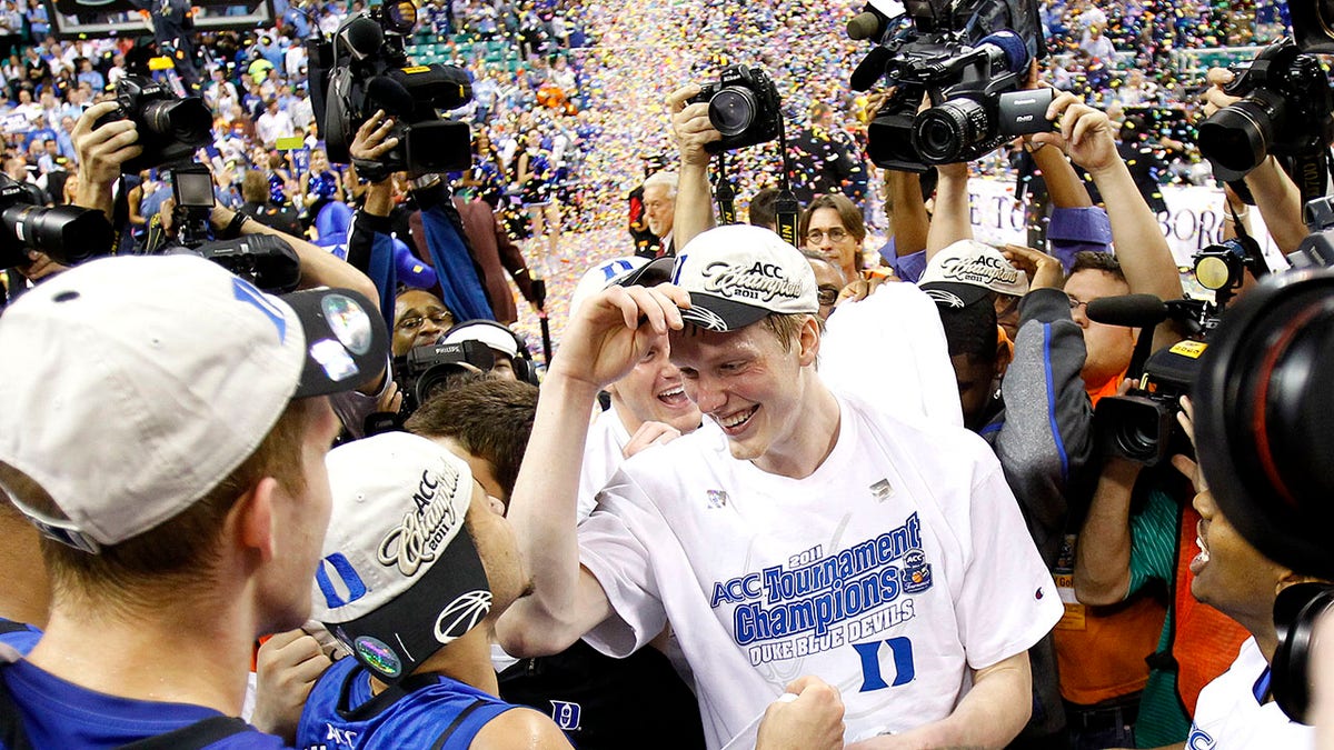 Kyle Singler celebrates