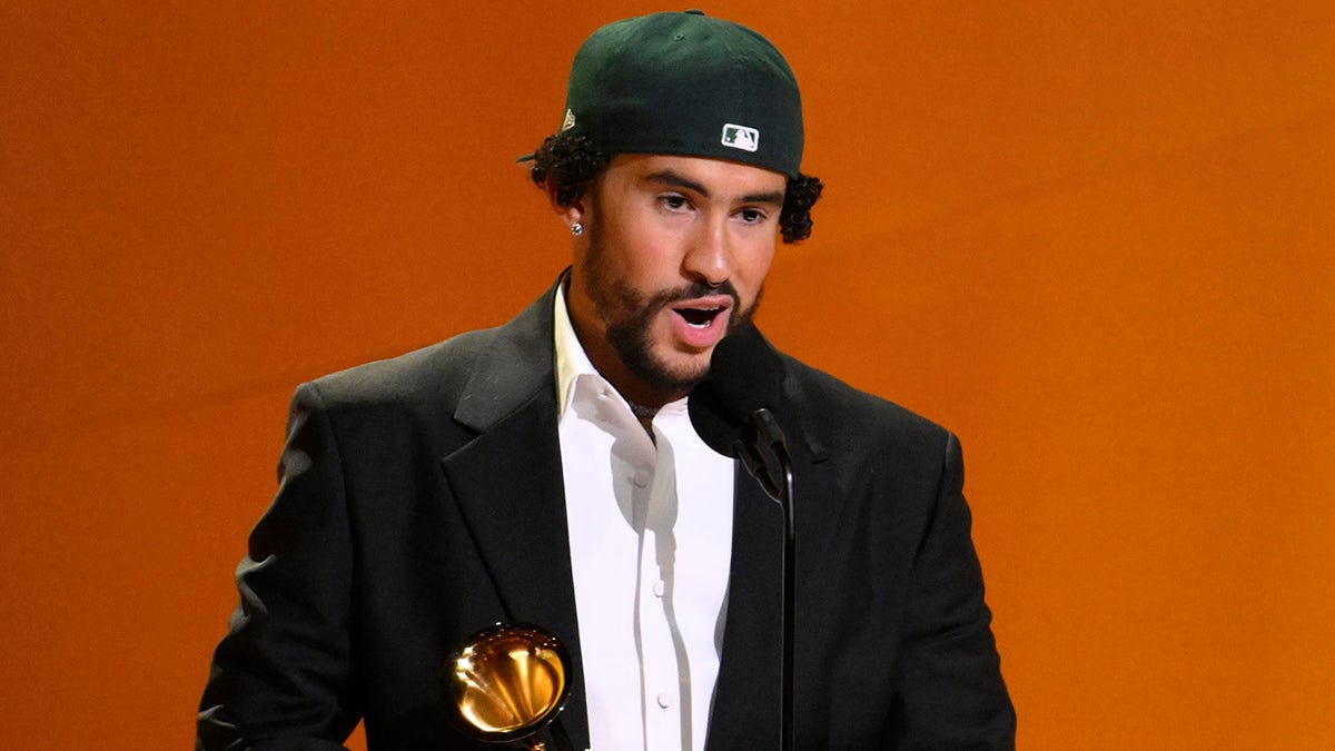 গ্র্যামিতে খারাপ খরগোশ