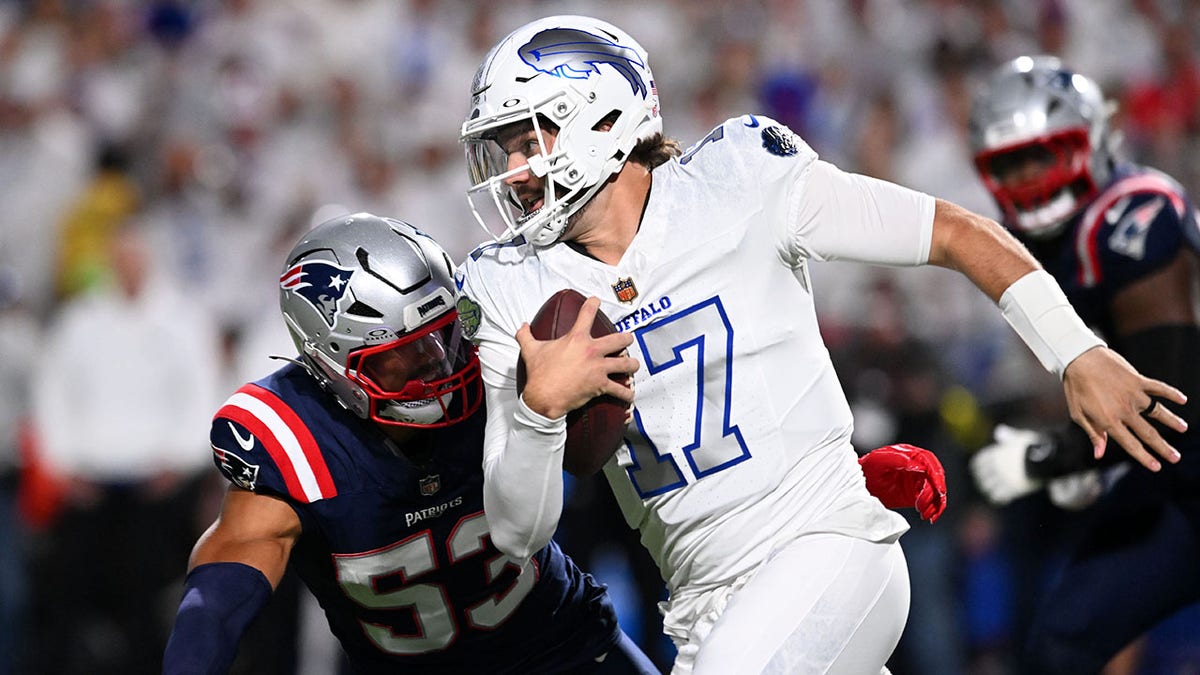 Josh Allen avoids the rush