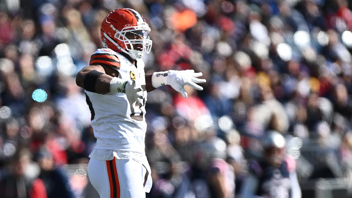 Myles Garrett comemora demissão
