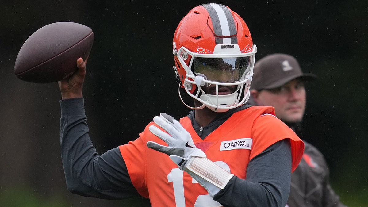 Shedeur Sanders at practice in England