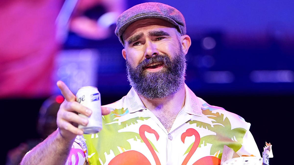 当局者を批判するジェイソン・セロシンの質問:「言論の自由」 当局者を批判するジェイソン・セロシンの質問:「言論の自由」