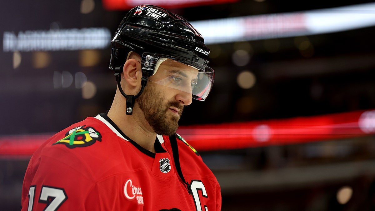 Nick Foligno warms up