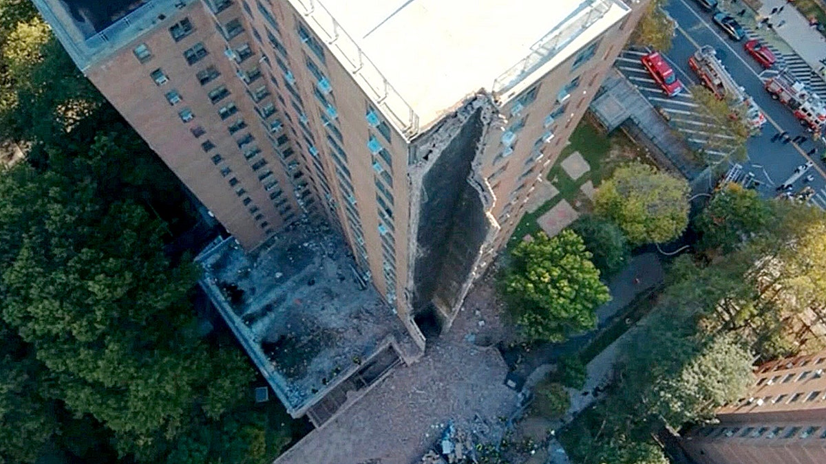 Portion of apartment building in New York City collapses