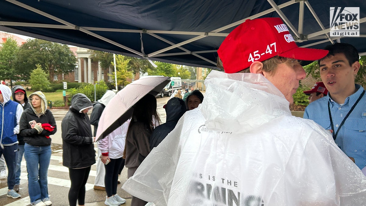 Ogromna frekwencja na wydarzeniu Ole Miss TPUSA z udziałem wiceprezes Vance, Eriki Kirk