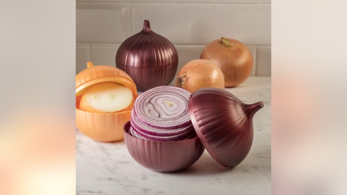 Best for: Meal preppers who always have half an onion left