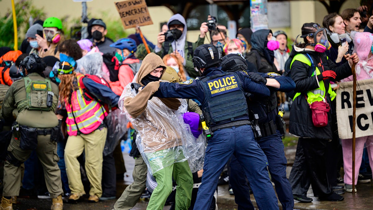 portland-protests The Trump administration urged the judge to allow the National Guard in Portland