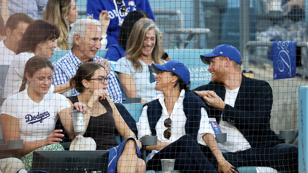 প্রিন্স হ্যারি এবং স্যান্ডি কোভাকস যোগাযোগ করেন