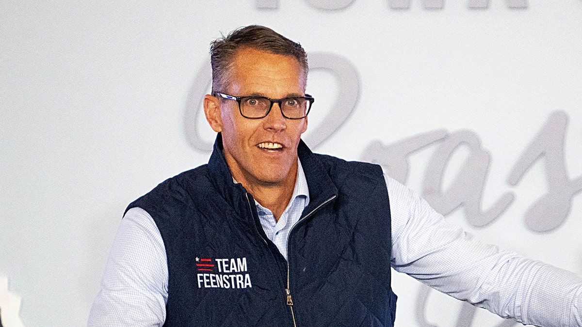 Randy Feenstra addresses the audience at the Iowa State Fair